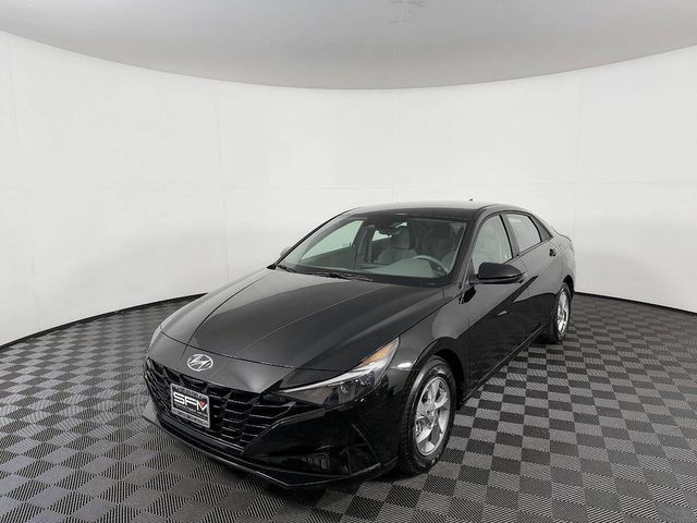 2022 Hyundai Elantra SE