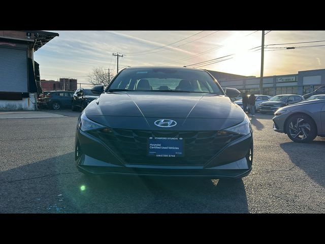 2022 Hyundai Elantra SE