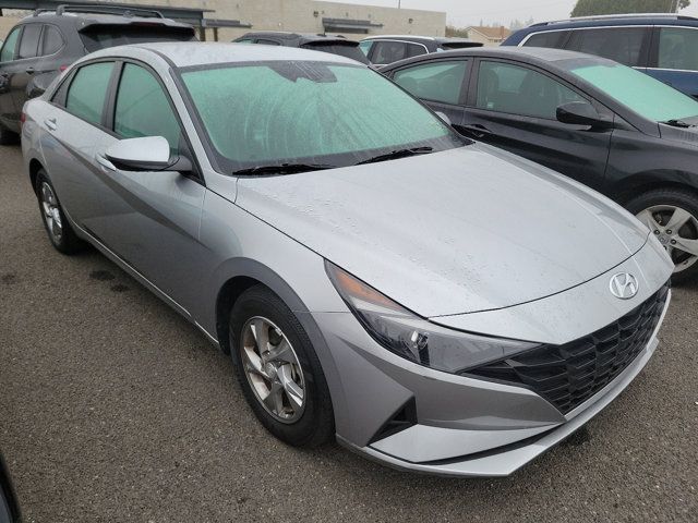 2022 Hyundai Elantra SE