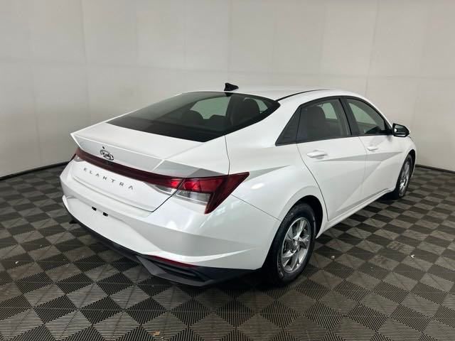 2022 Hyundai Elantra SE