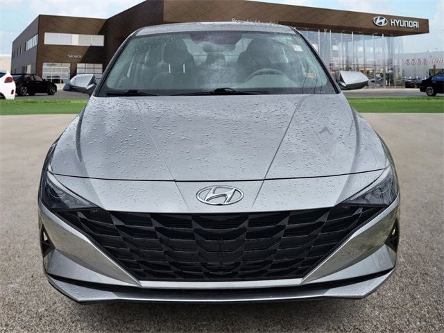 2022 Hyundai Elantra SE