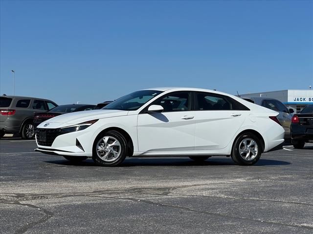 2022 Hyundai Elantra SE