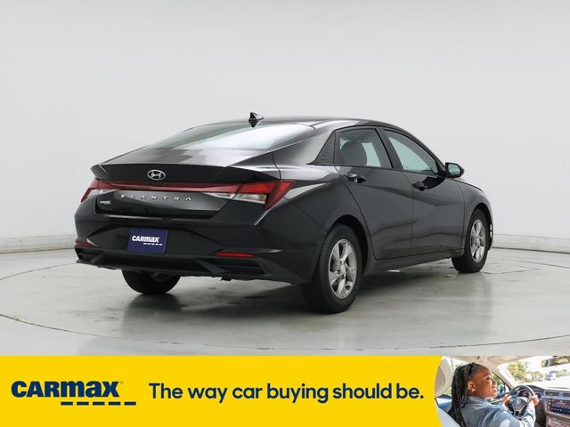 2022 Hyundai Elantra SE