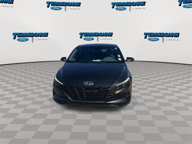 2022 Hyundai Elantra SE