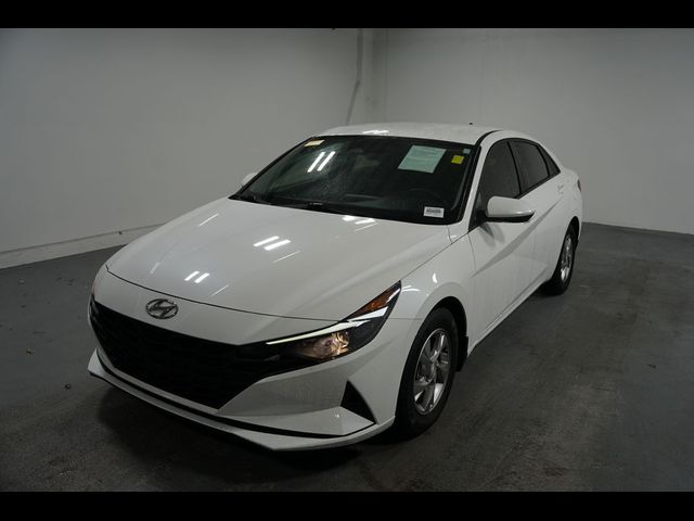 2022 Hyundai Elantra SE