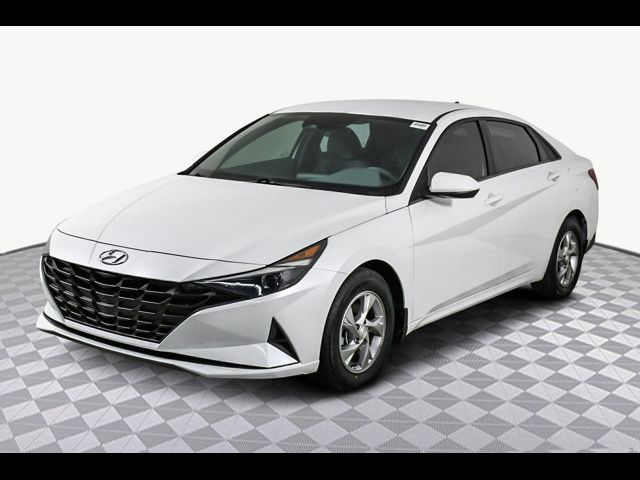 2022 Hyundai Elantra SE