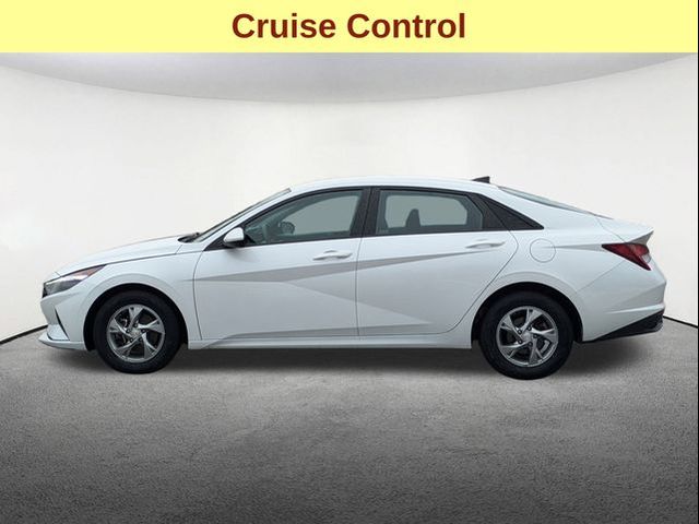 2022 Hyundai Elantra SE