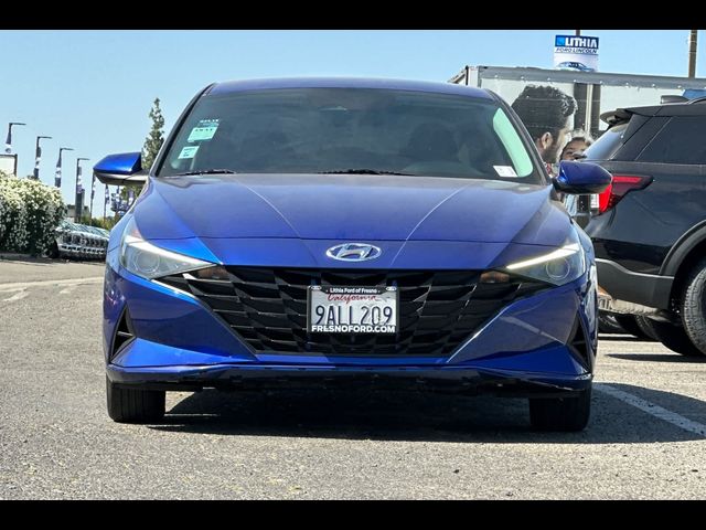 2022 Hyundai Elantra SE