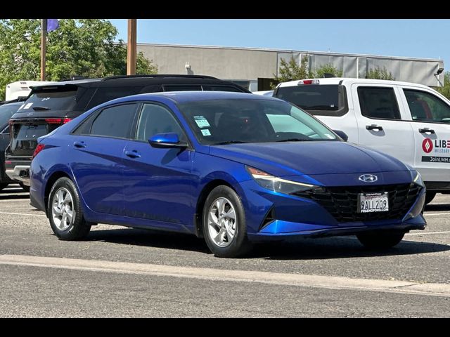 2022 Hyundai Elantra SE