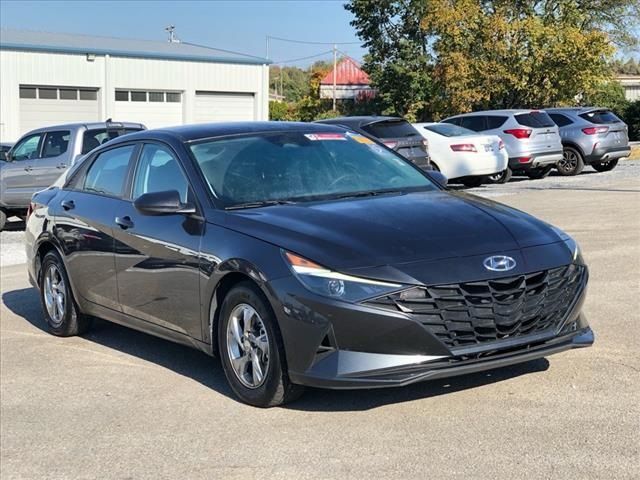 2022 Hyundai Elantra SE