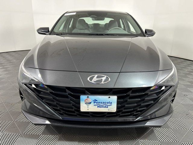 2022 Hyundai Elantra SE