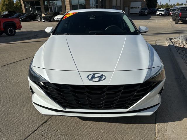 2022 Hyundai Elantra SE