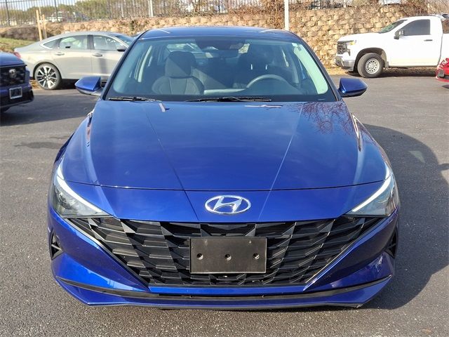 2022 Hyundai Elantra SE