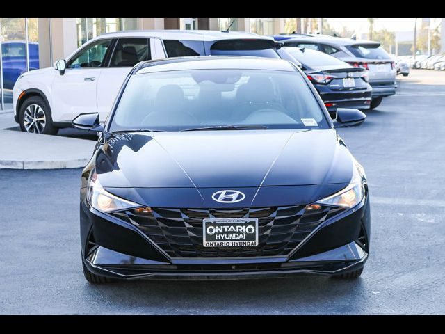 2022 Hyundai Elantra SE