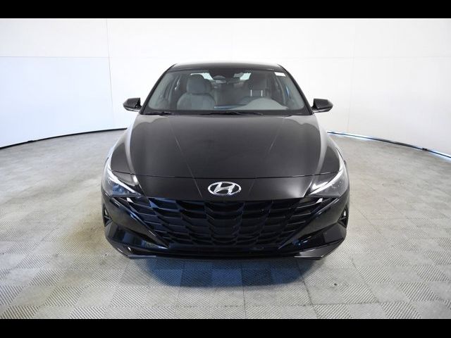 2022 Hyundai Elantra SE