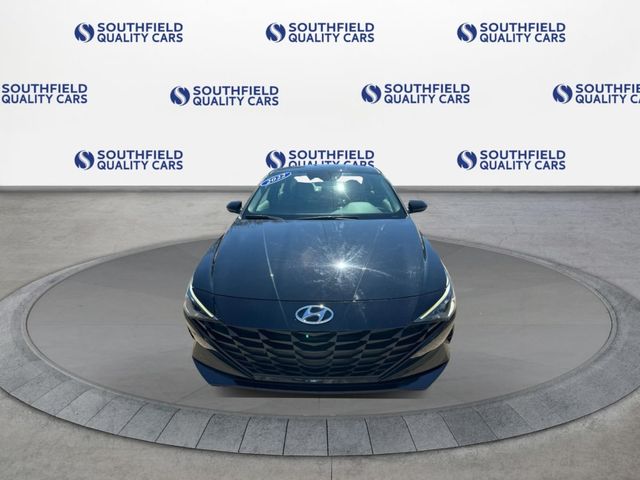 2022 Hyundai Elantra SE