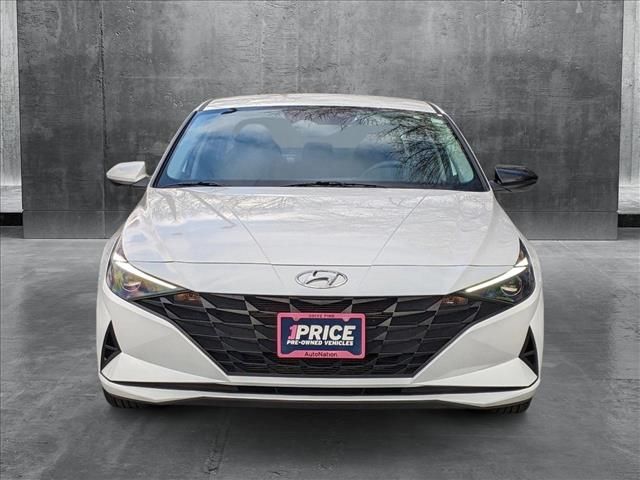 2022 Hyundai Elantra SE