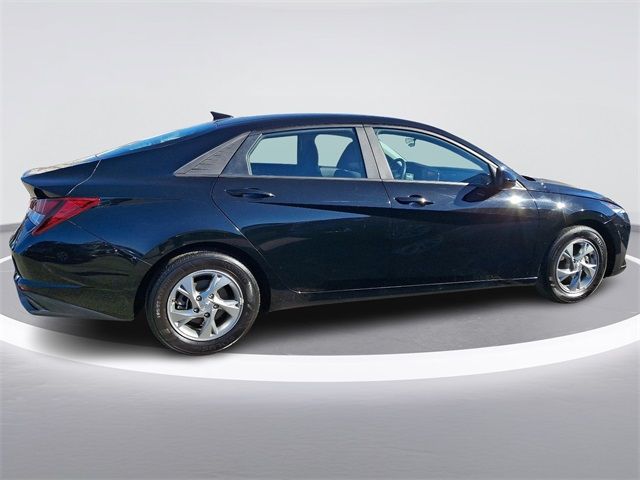 2022 Hyundai Elantra SE