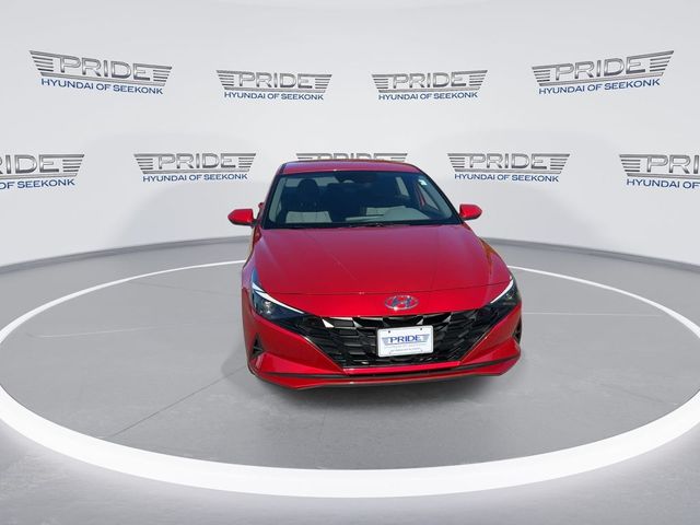 2022 Hyundai Elantra SE