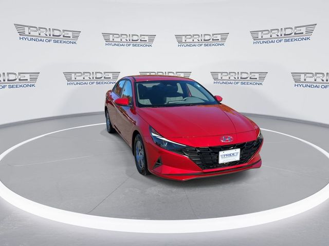 2022 Hyundai Elantra SE