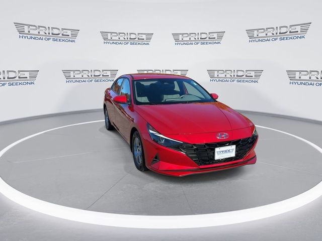 2022 Hyundai Elantra SE