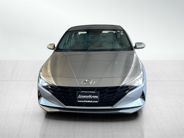 2022 Hyundai Elantra SE