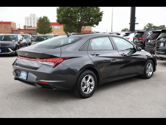 2022 Hyundai Elantra SE