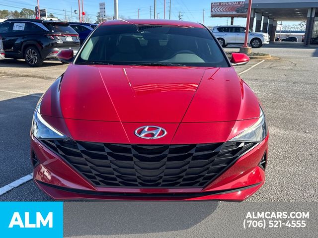 2022 Hyundai Elantra SE