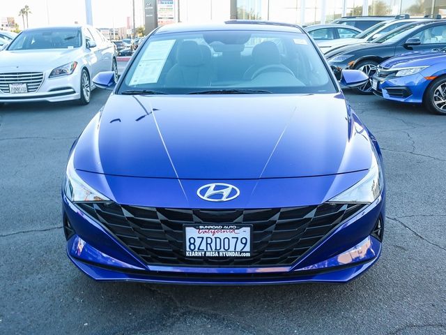 2022 Hyundai Elantra SE