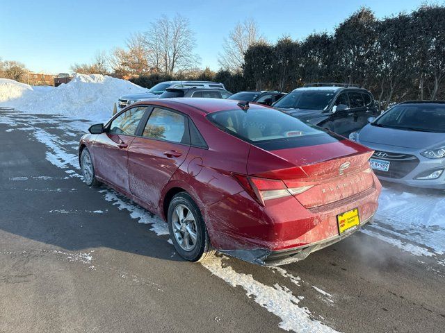 2022 Hyundai Elantra SE