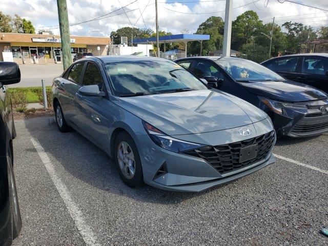 2022 Hyundai Elantra SE