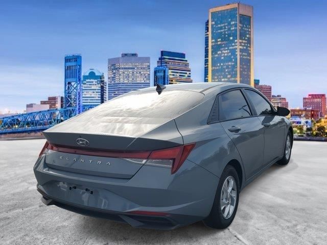 2022 Hyundai Elantra SE