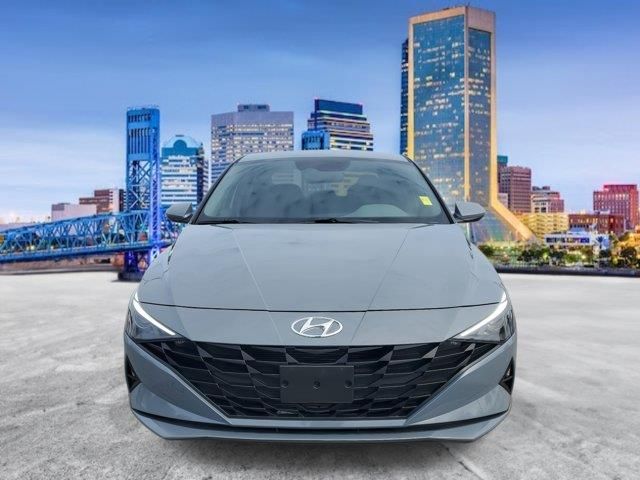 2022 Hyundai Elantra SE