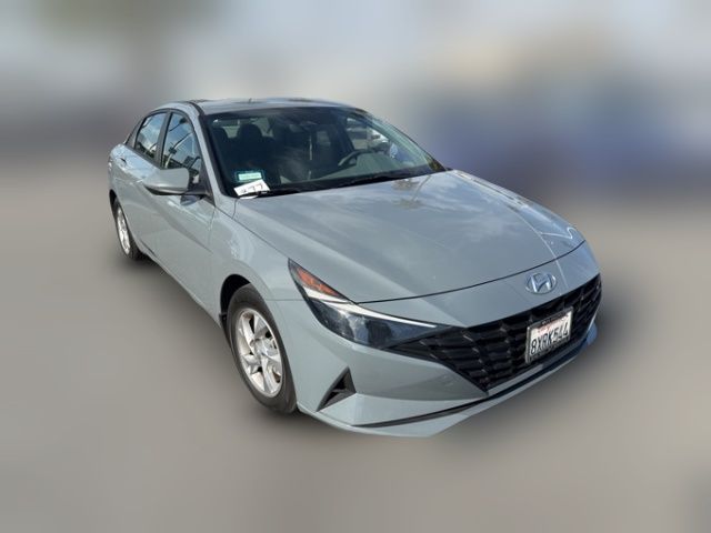 2022 Hyundai Elantra SE