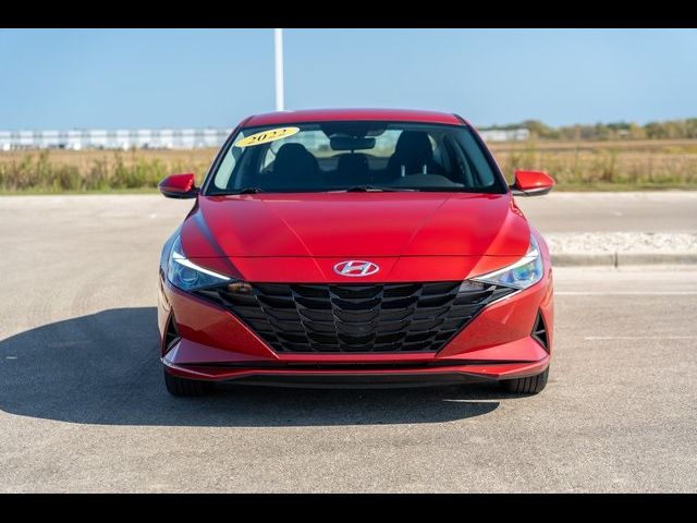 2022 Hyundai Elantra SE