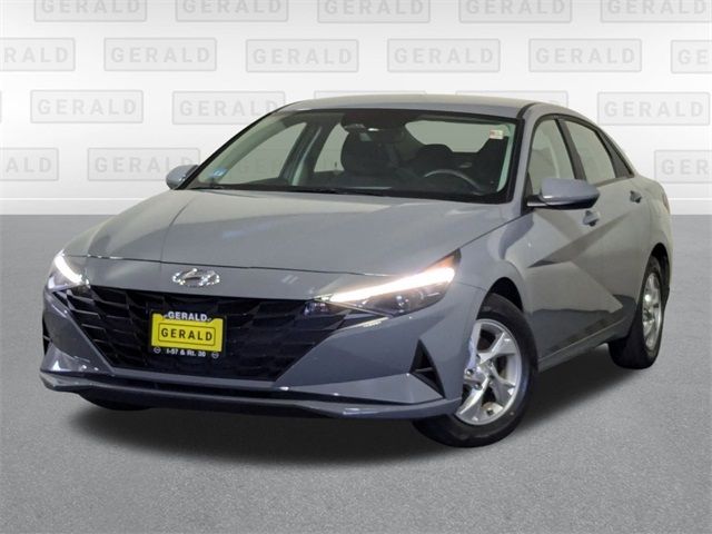 2022 Hyundai Elantra SE