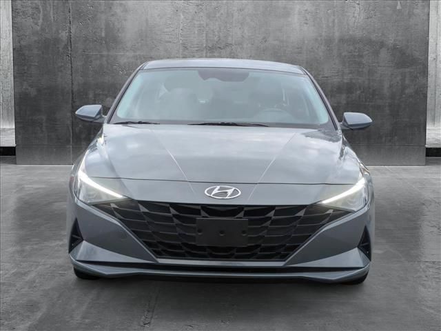 2022 Hyundai Elantra SE