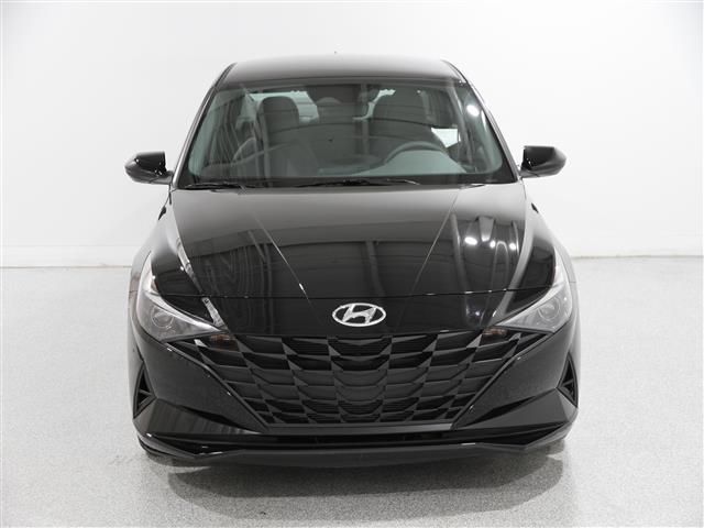 2022 Hyundai Elantra SE