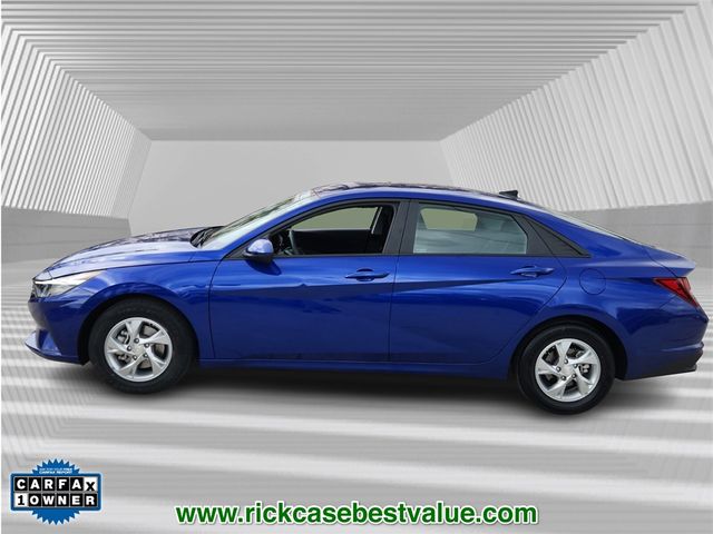 2022 Hyundai Elantra SE