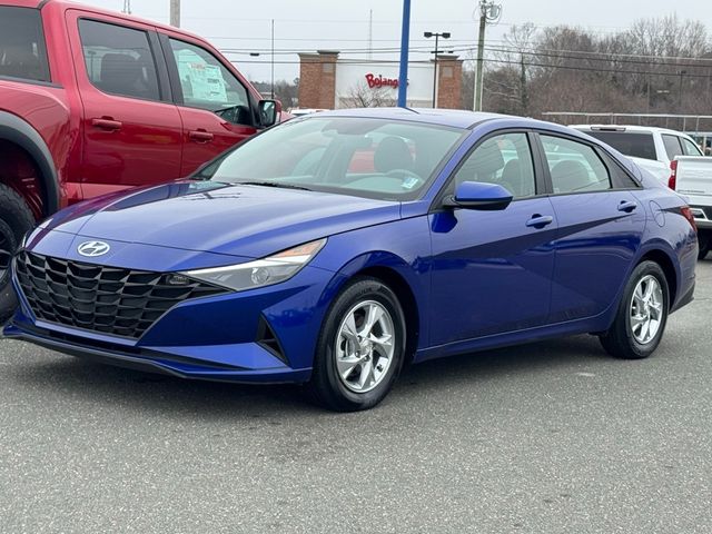 2022 Hyundai Elantra SE