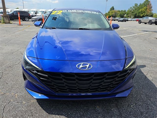 2022 Hyundai Elantra SE