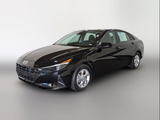 2022 Hyundai Elantra SE