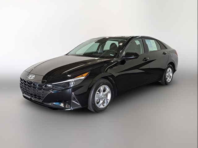 2022 Hyundai Elantra SE