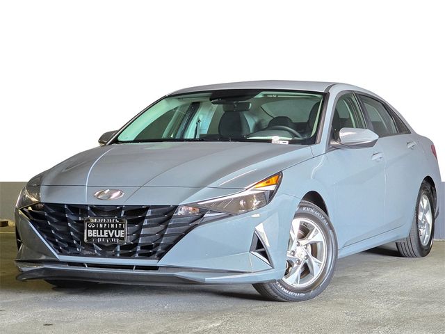 2022 Hyundai Elantra SE