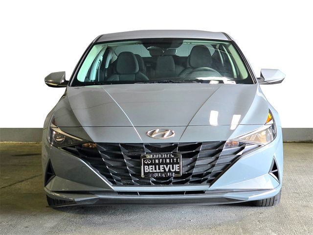 2022 Hyundai Elantra SE