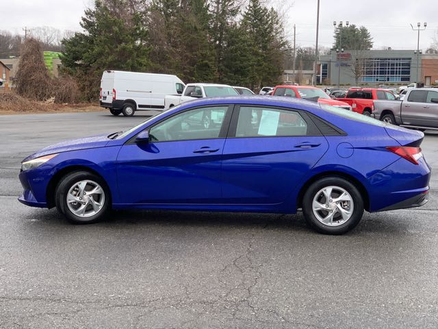2022 Hyundai Elantra SE