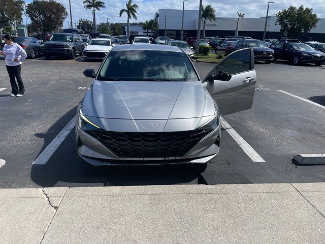 2022 Hyundai Elantra SEL