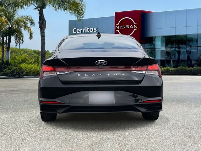 2022 Hyundai Elantra SEL