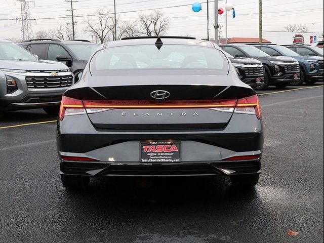 2022 Hyundai Elantra SEL