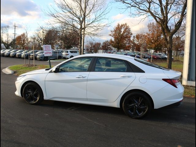 2022 Hyundai Elantra SEL